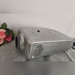 PHILIPS BSURE XG2 Brilliance Projector, Model LC3146 , Working